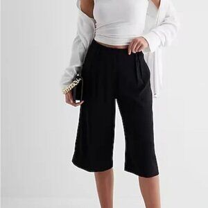 Express Ladies Black Pleated Gaucho Pant (Size 6) NWOT